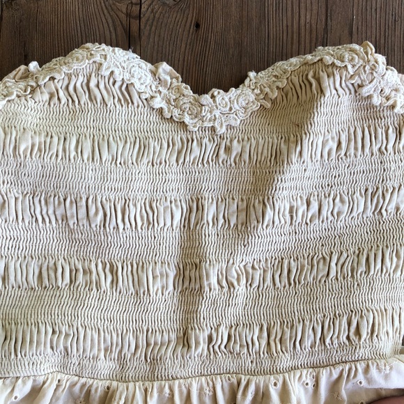 Cute mini dress, ruffle detailing - Picture 3 of 5